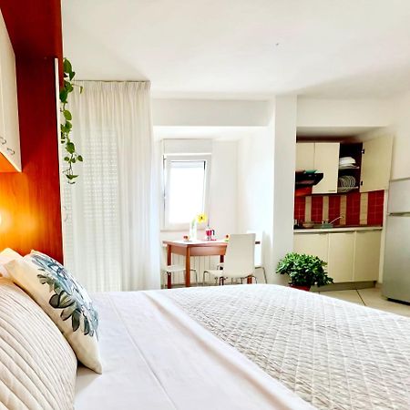 Residence I Girasoli Римини Экстерьер фото