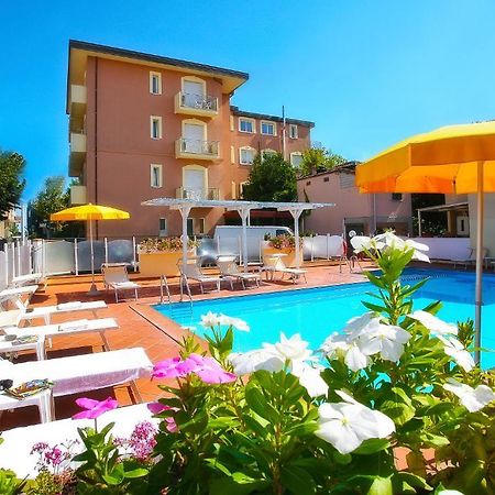 Residence I Girasoli Римини Экстерьер фото