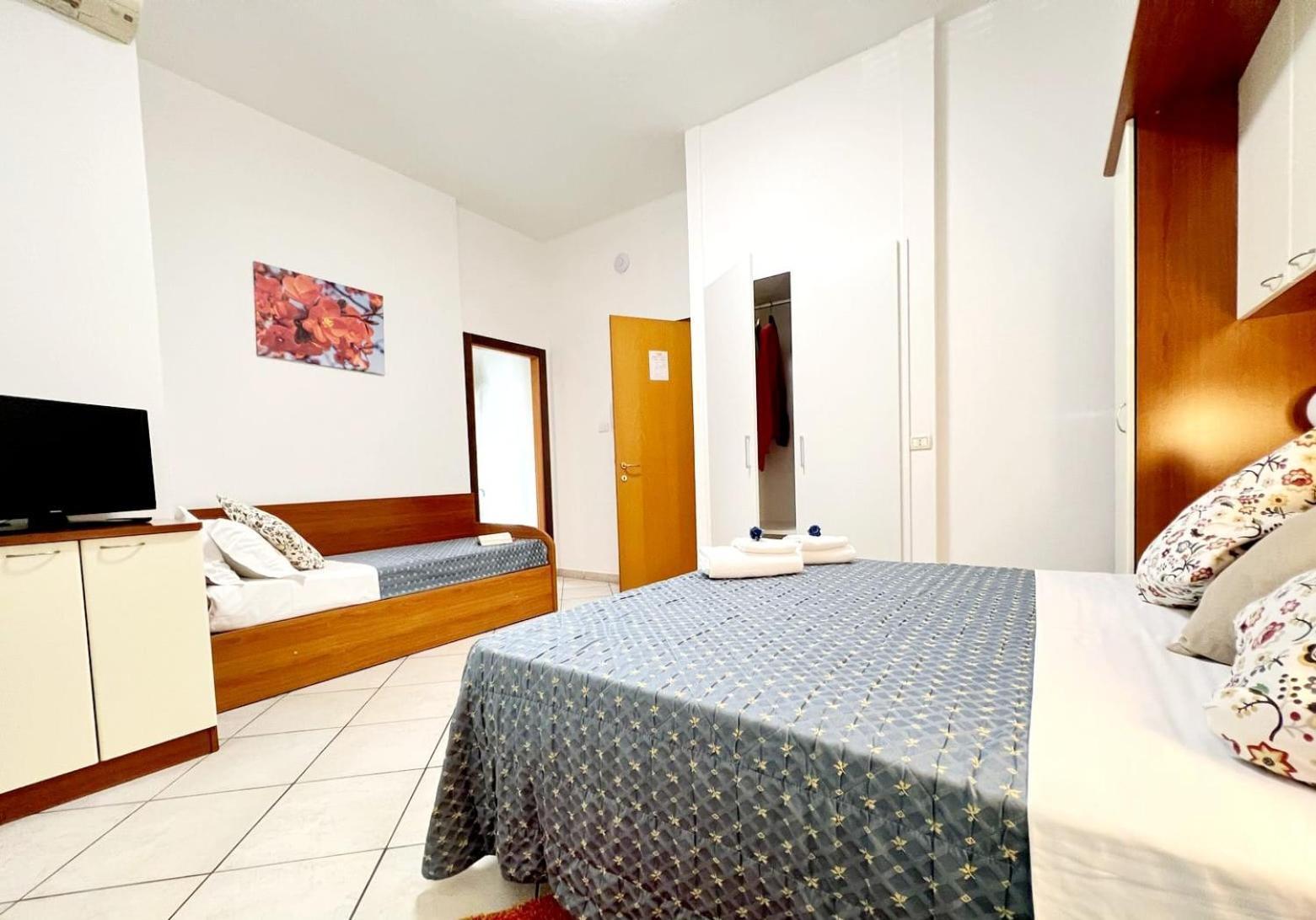 Residence I Girasoli Римини Экстерьер фото