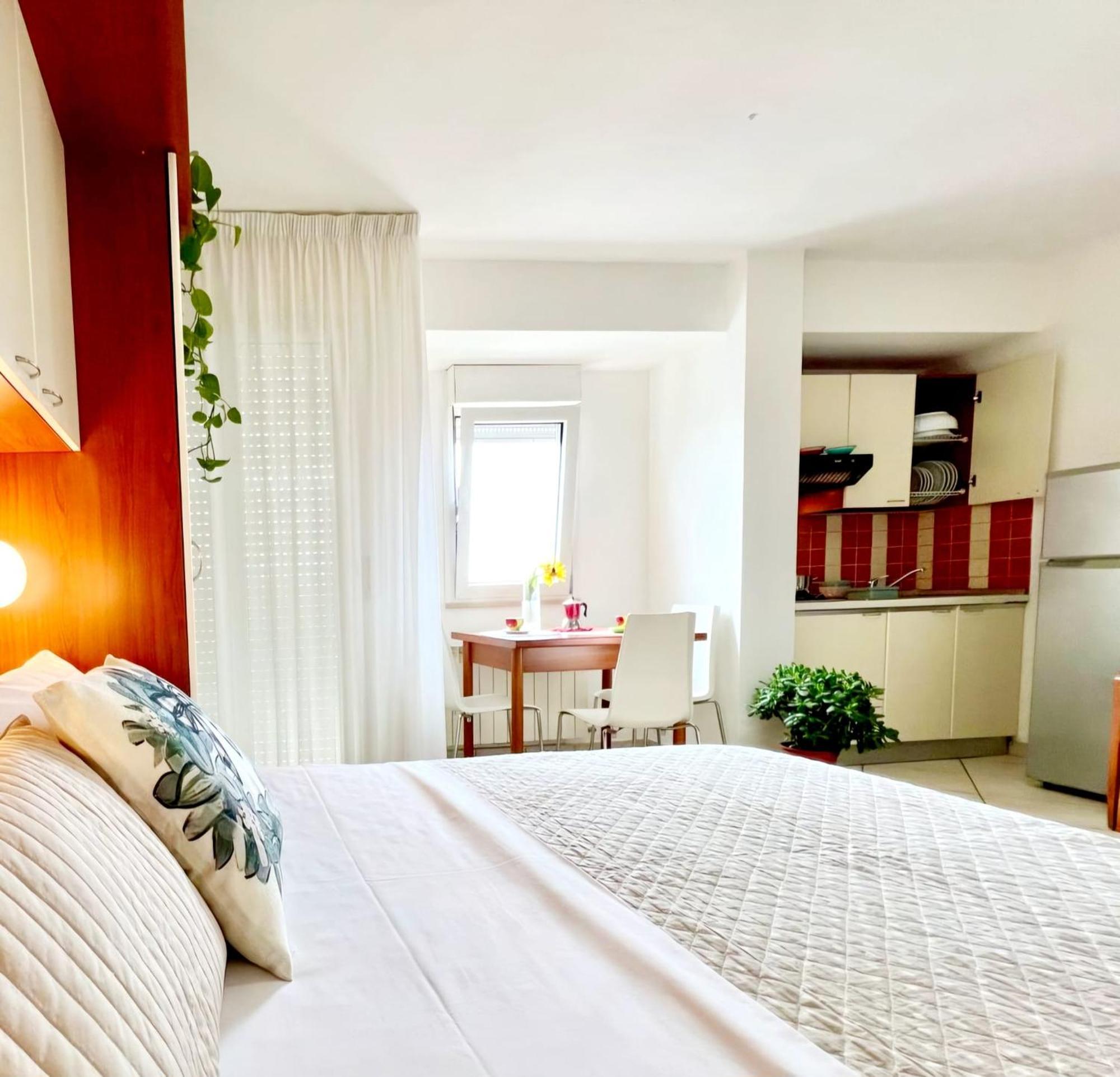 Residence I Girasoli Римини Экстерьер фото